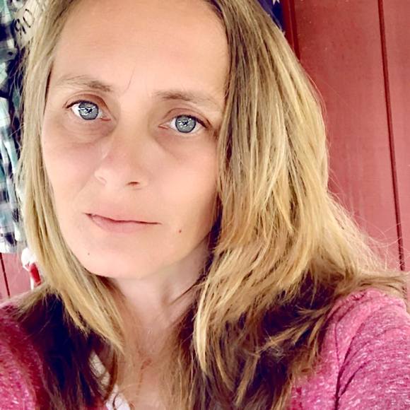 Meet your Posher, Lisa - Picture 1 of 1